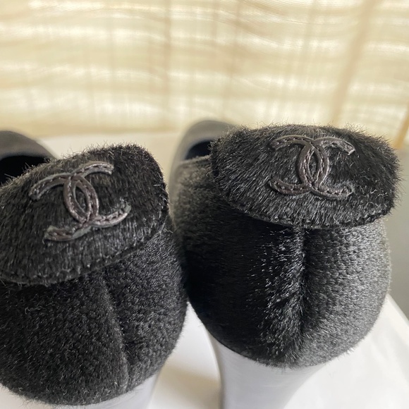 CHANEL BLACK FABRIC PUMPS CUTE CC LOGO HEELS mules leather slip on in slides - Picture 2 of 11